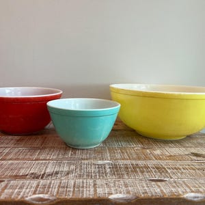 Pyrex Mixing Bowls 1940s Primary Colors - Etsy