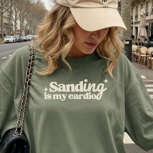 Lustiges Thrift Flip Shirt - Möbel spiegeln, lustiges Holzarbeit Geschenk, Kreidefarbe, Upcycled Möbel, Muttertagsgeschenk