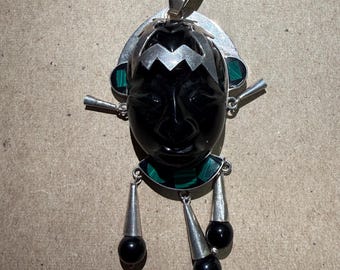 Vintage Taxco Sterling Silver Warrior Face Pendant – Carved Onyx, Malachite Inlay