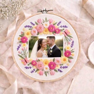 Floral Wreath Embroidery Photo Frame Pattern (Digital Download)