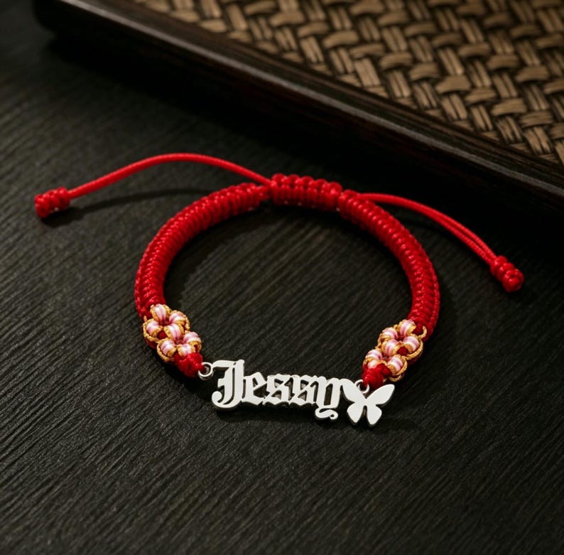 Custom Name Macrame Bracelet, Personalized Red String Bracelet, Adjustable Cord Jewelry, Flower Bead Gift for Women Men, Couple Gift Her Him imagen 1