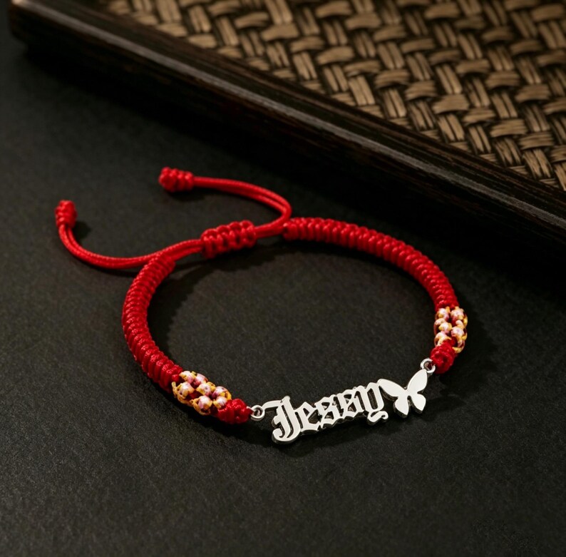 Custom Name Macrame Bracelet, Personalized Red String Bracelet, Adjustable Cord Jewelry, Flower Bead Gift for Women Men, Couple Gift Her Him imagen 4