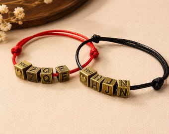 Pulsera de pareja con cuentas de alfabeto personalizadas, pulsera de cuerda ajustable de estilo retro, joyería con iniciales personalizadas, regalo para estudiantes (para él o para ella).