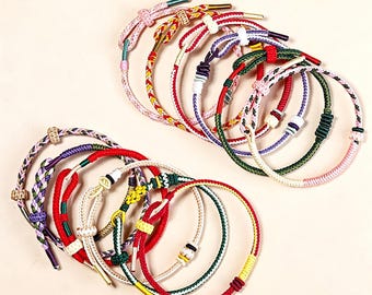 Pulsera de cordón floral de doce meses, joyería tejida a mano con hilo de seda, pulsera floral minimalista, regalo de cumpleaños significativo para ella, esposa