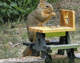 Comedero para ardillas impreso en 3D: mesa de picnic para animales salvajes, ideal para divertirse en el jardín. *Ardilla no incluida*