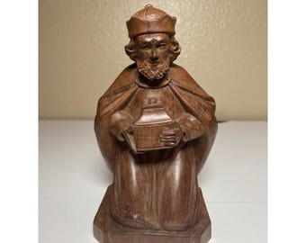 Vintage hand carved Wood One Of The 3 Wise Men Circa 1950's 6.75 Inches Tall