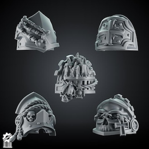 Puede incluir: Un conjunto de cinco hombreras en miniatura de resina gris para figuras de juego. Los diseños incluyen un cráneo con cadenas, un emblema de cruz, un grupo de velas, un cráneo con detalles de cuerda y una pieza con tres barras óseas.
