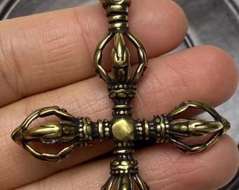 2 stuks messing Vajra kruis hanger Tibetaans Dorje amulet vintage hangende decoratie geluksamulet cultureel cadeau
