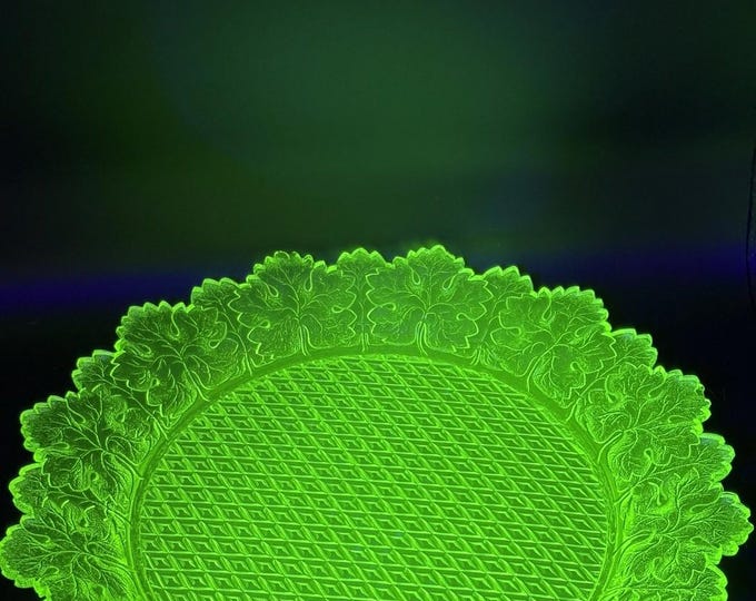 1880s Vaseline EAPG Gillinder & Son Maple Leaf Serving Plate  ~ Chipped