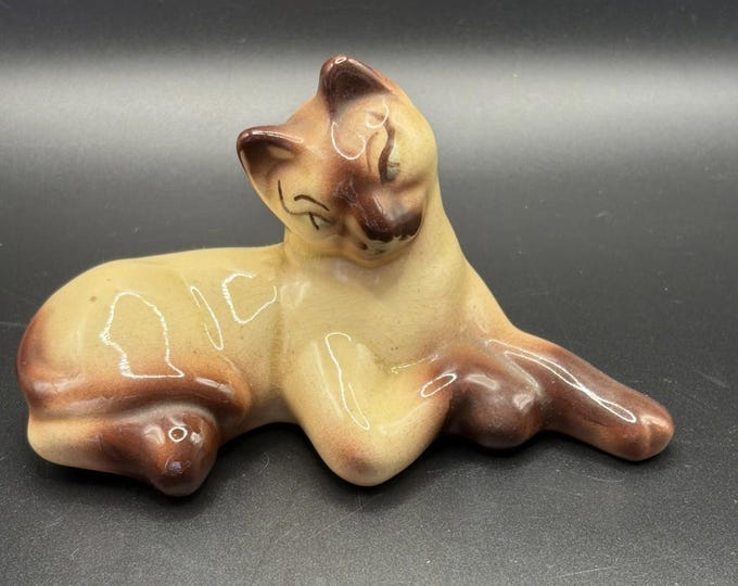Vintage Mid-Century Modern Laying Siamese MCM Sassy Cat Kitten Ceramic Figurine