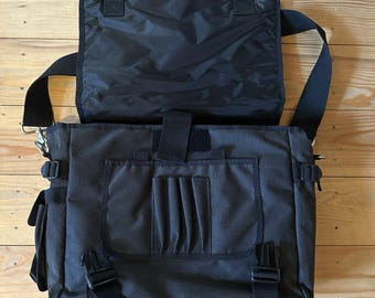 Totes Large Black Nylon Messenger Bag Discontinued Vintage Shoulder Travel Bag