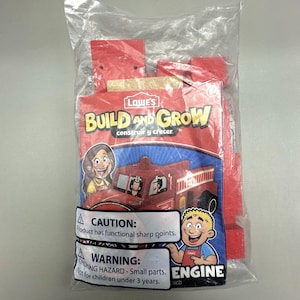 Lowe’s Build & Grow klassisk brandbilsmotor i trä, lappförseglad NIP, NY