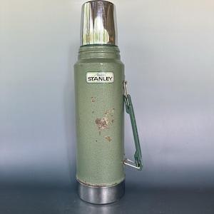 Botella termo Stanley Aladdin A-944DH-1 verde de un cuarto de galón, estilo vintage, fabricada en EE. UU.