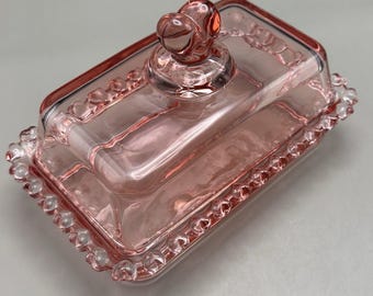 Rosa smörskål i glas med hjärtformad lock, täckt skål med pärlkant, alla hjärtans dag-dekor, elegant