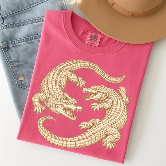 Fighting Crocodiles Comfort Colors Shirt Vintage Tattoo Graphic Alligator Art Retro Animal Tee Reptile Lover Gift Unisex Streetwear Tshirt