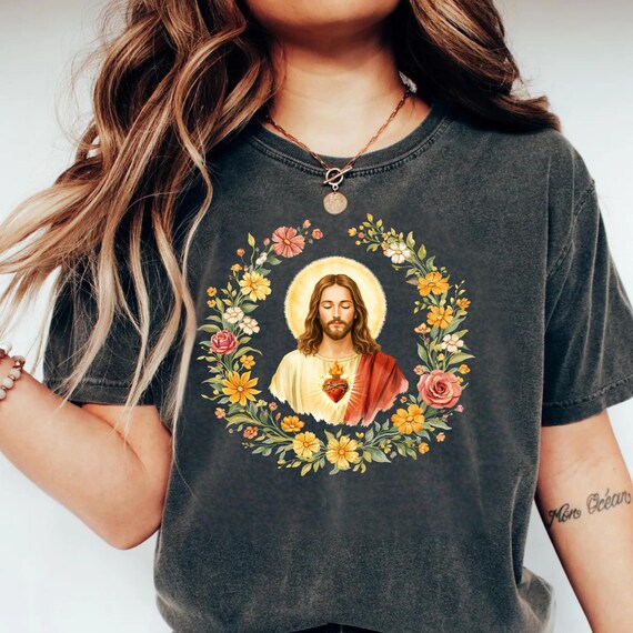 Boho Spiritual Jesus Shirt Christian Floral Tee Sacred Heart Vintage Church Faith Gift Religious Graphic Hippie Style Unisex Clothing