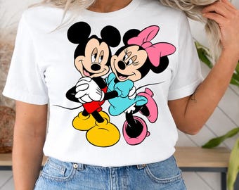 Camiseta unisex unisex con estampado vintage de Minnie y Mickey Mouse bailando, ideal para fiestas en Disneyland. Regalo perfecto para vacaciones y viajes divertidos.
