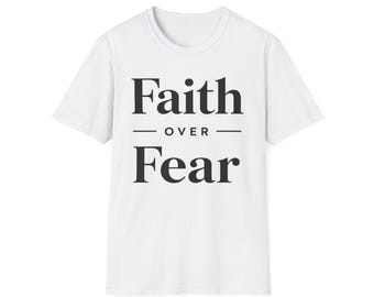 Camiseta "Fe sobre el miedo" / Camiseta con tipografía cristiana inspiradora