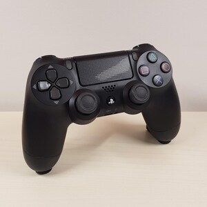 Sony Playstation 4 Controller Wall Mount Invisible Holder Display Stand Gaming Setup Organizer Black