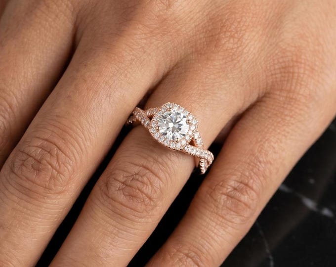 Square Halo Engagement Ring, Round Cut Center, Twisted Pave Band, Rose Gold Bridal Jewelry, Vintage Inspired Promise Ring, minimalistisch