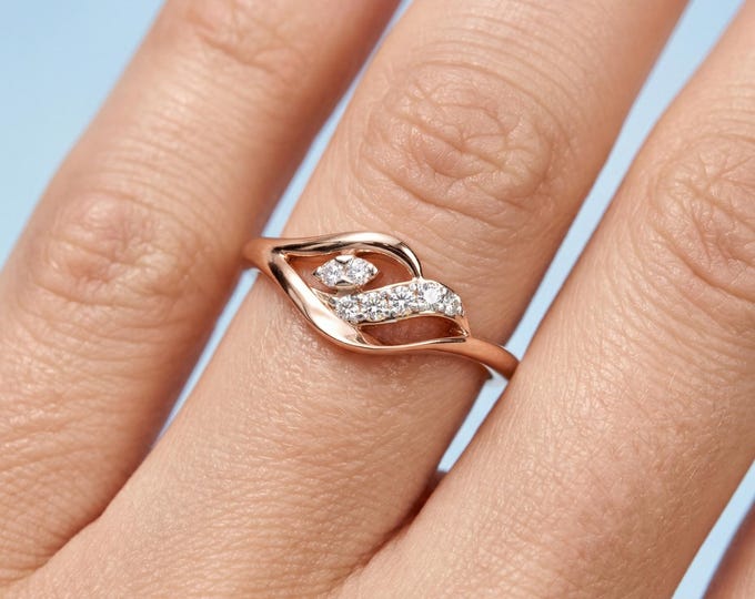 Leaf Diamond Ring, Marquise Style Ring, Nature Inspired Ring, Minimalist 18kt Gold Ring, Dainty Diamond Ring, Unique Leaf Ring, Gift for Her