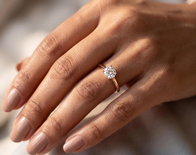 Solitaire Engagement Ring Round Cut, Minimalist Gold Band, Classic Proposal Jewelry, Elegant Bridal Gift for Her, Timeless Design Style