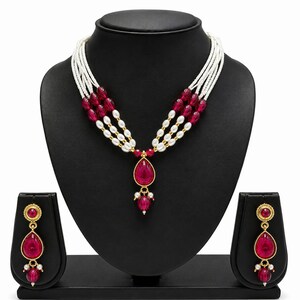 Conjunto de joyas nupciales hechas a mano con perlas y rubíes rosas – Conjunto étnico de collar y pendientes para mujer