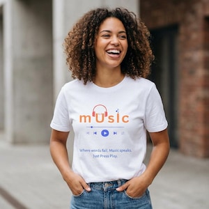 Camiseta minimalista con reproductor de música, camiseta gráfica con auriculares, estilo retro urbano.