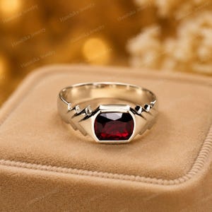 Herrring med rubin, kuddslipad rubin, gotisk ring i sterlingsilver, vintage-uttalelsering, handgjord jubileumspresent till honom
