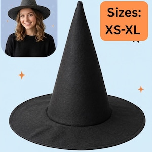 Könnte beinhalten: Ein einfarbiger schwarzer Spitzhut mit breiter Krempe und einer hohen konischen Krone. Der Hut wird vor einem hellblauen Hintergrund mit einer orangefarbenen Grafikbox mit dem Text Sizes: XS-XL und einem kleinen Inset-Foto präsentiert.