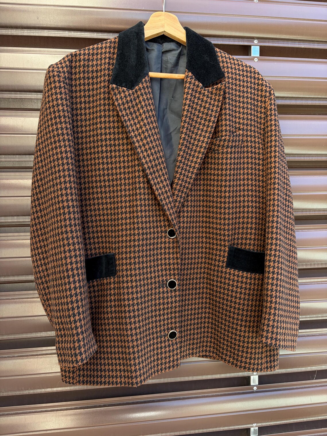 Vintage 90s Wool Houndstooth Blazer with Black Velvet Collar by St Bernard, Dark Academia Preppy Equestrian Jacket, Brown Checked Wool Coat,, photo 2 sur 4