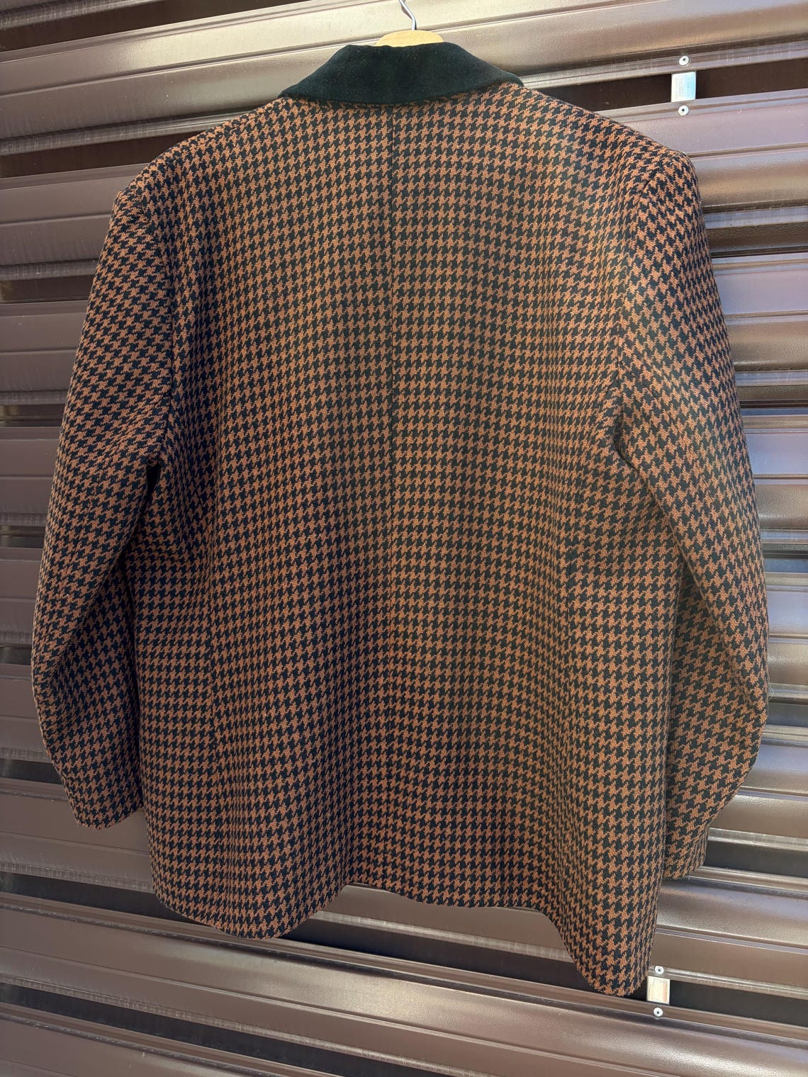 Vintage 90s Wool Houndstooth Blazer with Black Velvet Collar by St Bernard, Dark Academia Preppy Equestrian Jacket, Brown Checked Wool Coat,, photo 4 sur 4