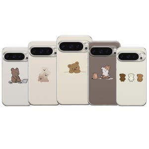 Op de afbeelding: Een witte keramische mok met een zwart handvat en de tekst "But First, Coffee" in een handschriftstijl. De mok is waarschijnlijk 325 ml groot, perfect voor een ochtenddrankje.