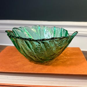 Vintage Blenko Emerald Green Cabbage Leaf Art Glass Bowl #838S