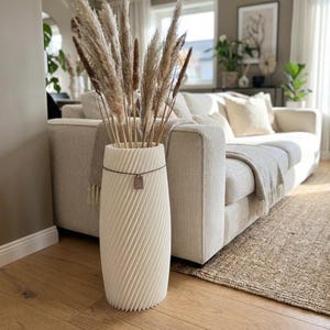 Lange schmale vase