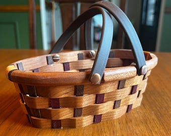 The Tepper Collector Miniature Oval Wooden Basket Handmade 1995 Leather Handles