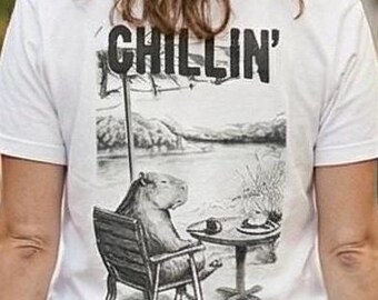Chillin Capybara Sketch T-shirt – Avslappnad djurälskare-t-shirt