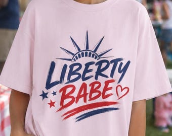 Liberty Babe Oversize T-Shirt | Patriotic Statue of Liberty Graphic