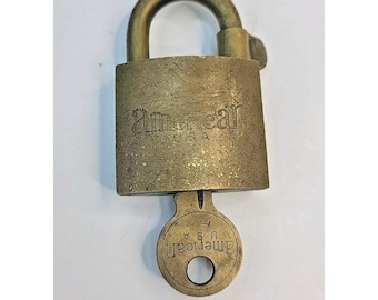 Vintage Brass US Set Lock Working with Key American Shackle Padlock A M151C