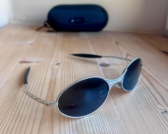 E wire sunglasses Y2K USA Gorpcore glasses, rare 90s glasses style oakley e wire, outdoor vintage splice minute juliet