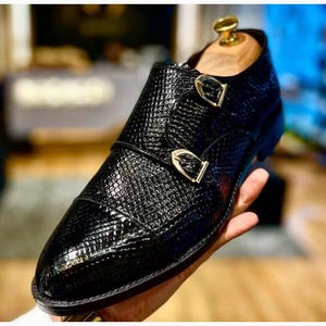 Black snake embossed double monk strap shoes, cap toe leather dress shoes for men