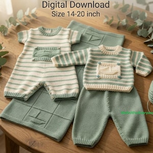 Könnte beinhalten: Eine Strickanleitung als digitaler Download für 35-50 cm große Artikel. Das Bild zeigt einen gestreiften Strampler in Salbeigrün und Weiß mit Tasche, einen passenden Langarmpullover mit Segelboot-Tasche und eine salbeigrüne Decke mit Segelboot-Motiv.