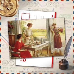 Puede incluir: Una postal con una pintura de tres personas en una habitación con una mesa preparada para el té. Una persona viste un vestido rojo, otra uno blanco y la tercera uno malva mientras sostiene flores. Se aprecian un sello de cera dorado y un tintero negro.