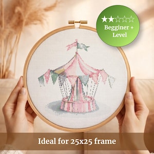 Puede incluir: Juego de tres tazas de cerámica con acabado mate moteado. Las tazas son de color crema, gris claro y gris oscuro. Cada taza tiene un diseño simple y minimalista, ideal para café o té.