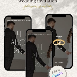 Puede incluir: Tres smartphones muestran una invitación de boda digital. La invitación dice "Video Wedding invitation" e incluye la fecha del 26 de agosto. El diseño presenta anillos de boda dorados y el texto "We Said Yes."