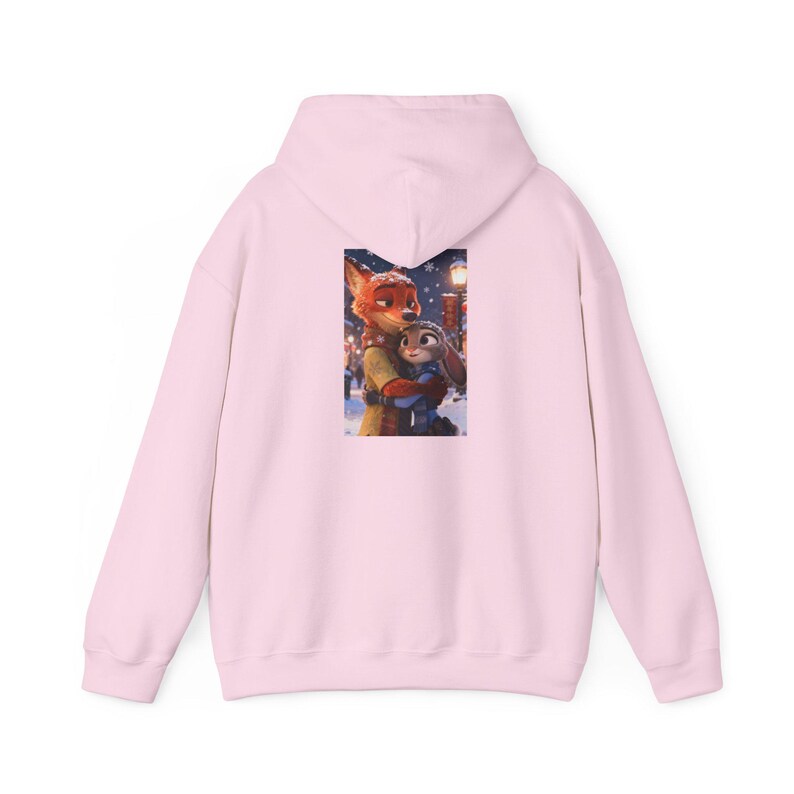 Hoodie personaliseren | Gezellige besneeuwde nachtillustratie zootopia afbeelding 8
