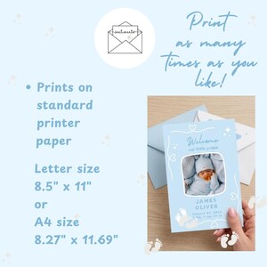 Puede incluir: Tarjeta de anuncio de nacimiento azul claro con foto de un beb&eacute; reci&eacute;n nacido. La tarjeta incluye el texto "Welcome our little prince" y los datos del beb&eacute;. La tarjeta mide 21,59 cm x 27,94 cm o tama&ntilde;o A4, 21 cm x 29,7 cm.