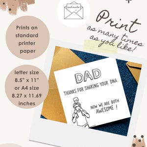 Puede incluir: Una tarjeta de felicitaci&oacute;n imprimible con el texto DAD THANKS FOR SHARING YOUR DNA. NOW WE ARE BOTH AWESOME! y un dibujo lineal de una persona cargando a un ni&ntilde;o sobre sus hombros. La tarjeta se muestra con sobres dorados y el formato A4.