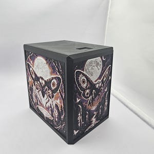 Mothman MTG Commander Deck Box – Magnetic Lid, 115 Double-Sleeved Cards