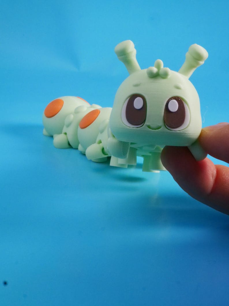 Stompies Caterpillar – Fully Flexi Articulated Desk Buddy